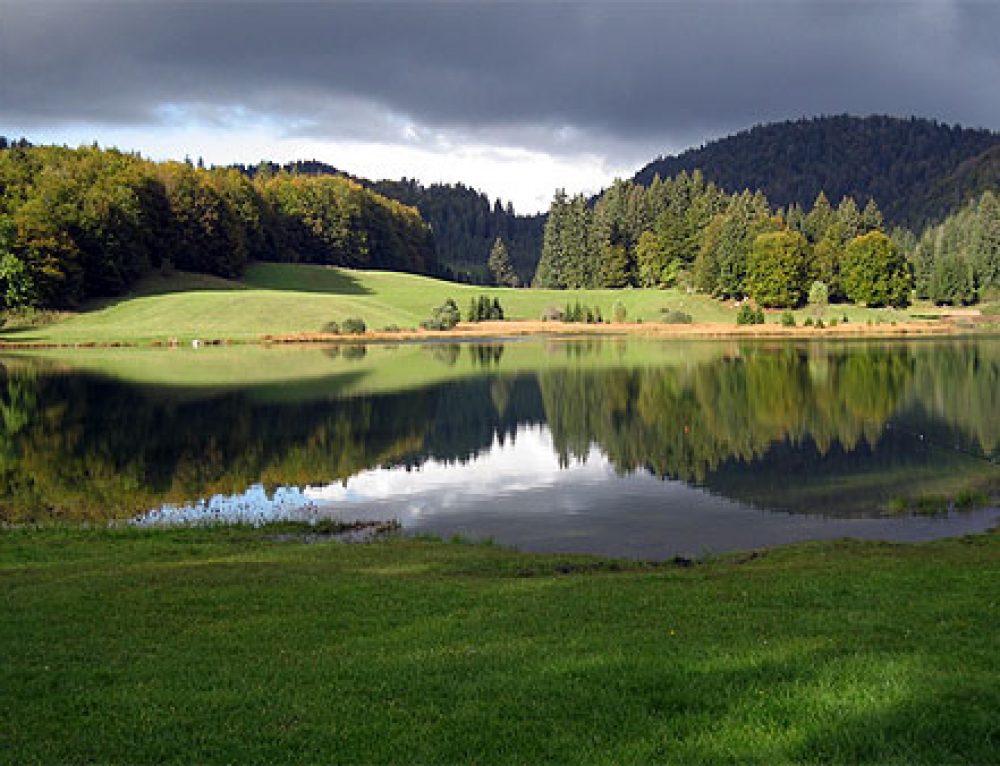 Lac de Clairvaux les Lacs  Gite Jura